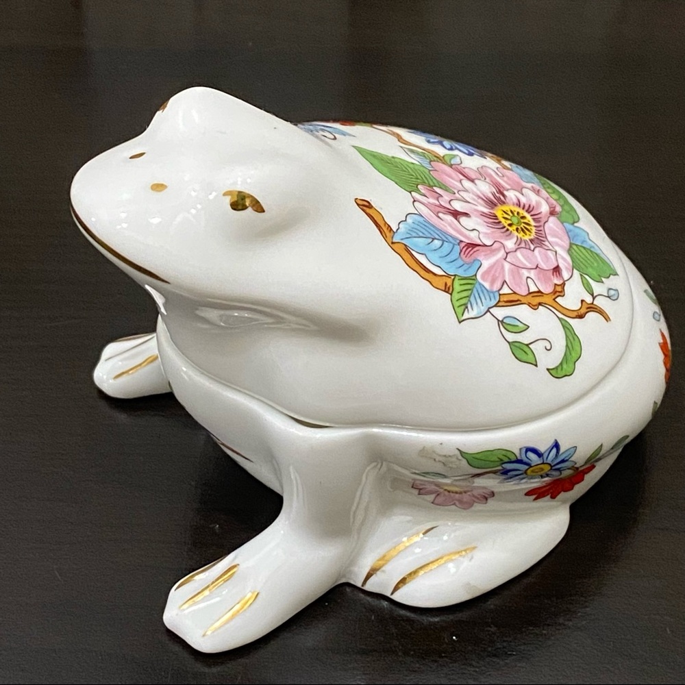 AYNSLEY Fine Bone China Pembroke Frog Trinket Box